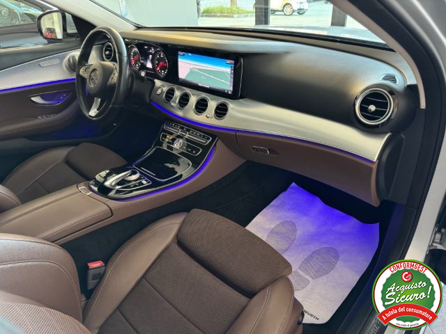 MERCEDES-BENZ E 220 usata, con Controllo automatico clima