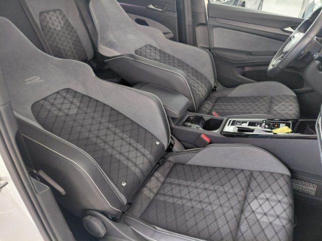 VOLKSWAGEN Golf usata, con Isofix