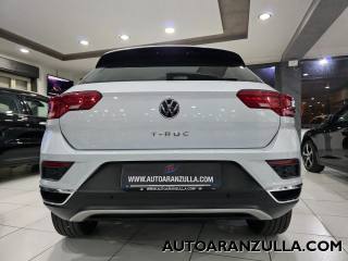 VOLKSWAGEN T-Roc usata, con MP3
