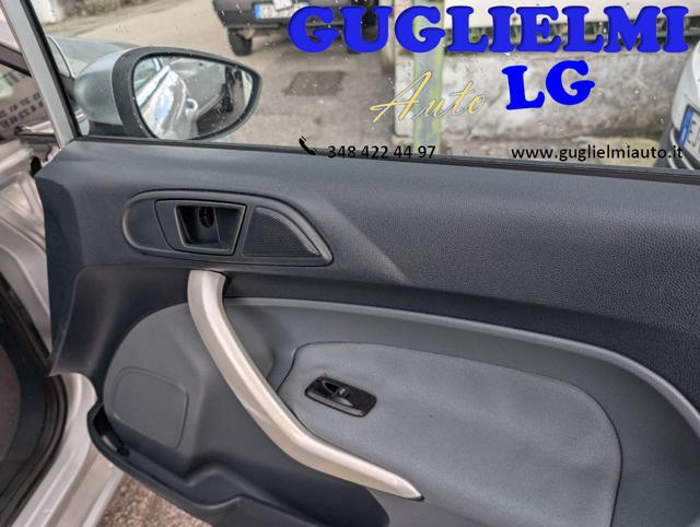 FORD Fiesta usata, con Specchietti laterali elettrici