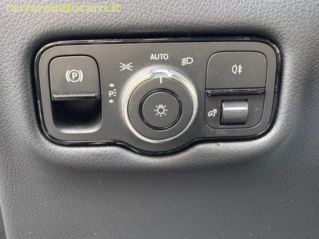 MERCEDES-BENZ V 250 usata, con Bracciolo