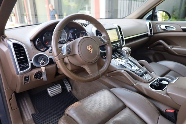 PORSCHE Cayenne usata, con Climatizzatore automatico, 2 zone