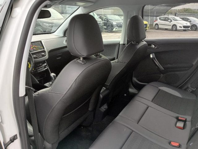 PEUGEOT 2008 usata, con Controllo automatico clima