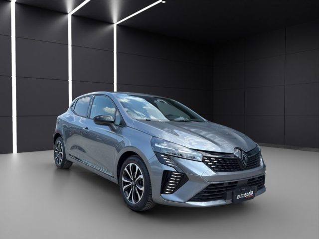 RENAULT Clio usata, con Boardcomputer