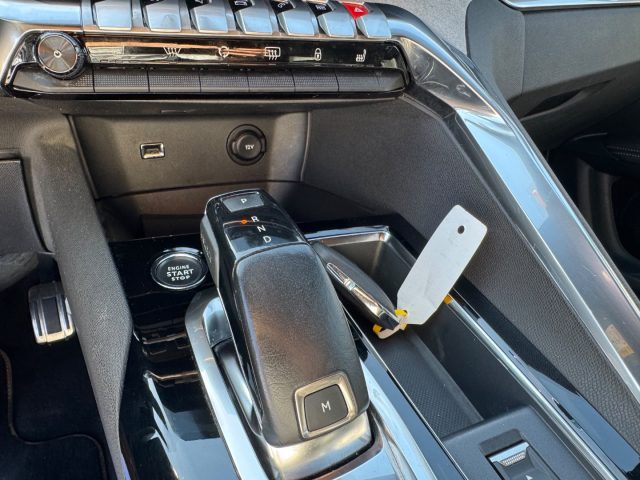 PEUGEOT 3008 usata, con Boardcomputer