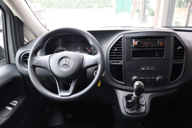 MERCEDES-BENZ Vito usata, con Sedile posteriore sdoppiato