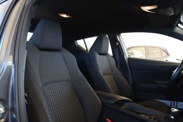 TOYOTA C-HR usata, con Controllo trazione