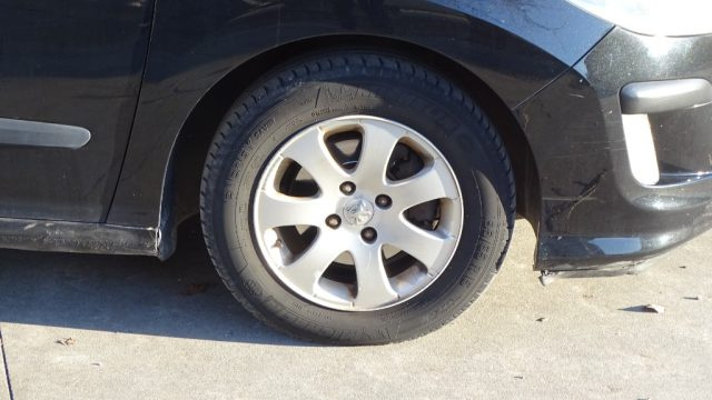 PEUGEOT 308 usata, con Volante multifunzione