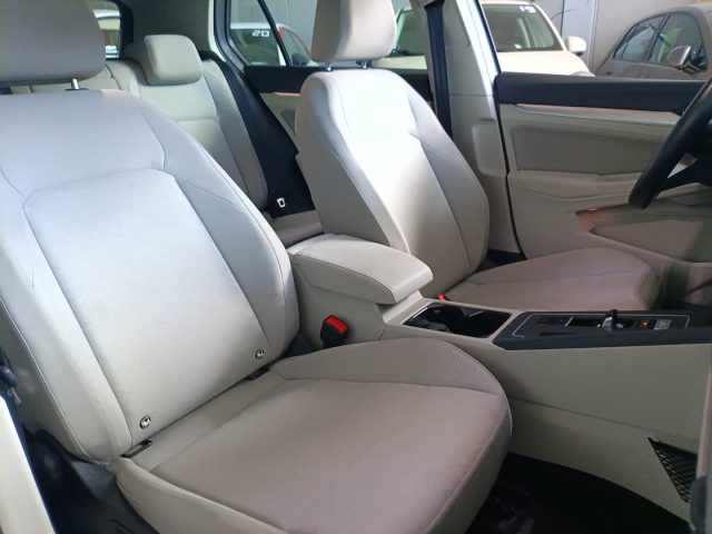 VOLKSWAGEN Golf usata, con Fari LED