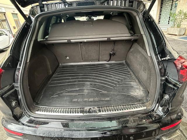 PORSCHE Cayenne usata, con Specchietti laterali elettrici