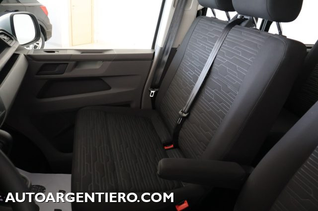 VOLKSWAGEN Caravelle usata, con Vivavoce