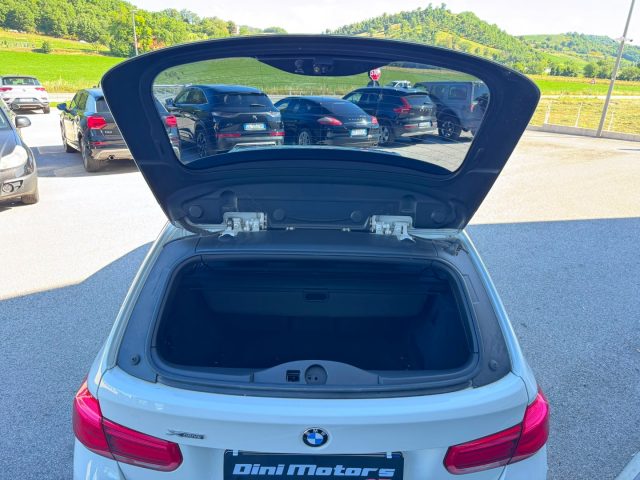 BMW 320 usata, con Fari full-led