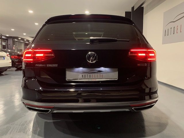 VOLKSWAGEN Passat usata, con Autoradio