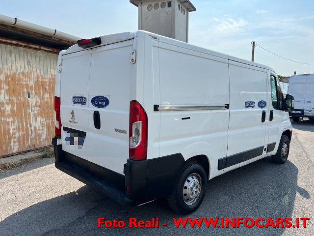 PEUGEOT Boxer usata, con Airbag