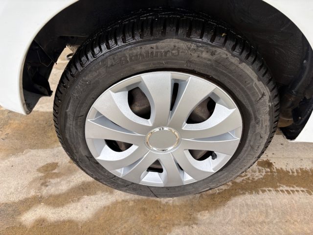 RENAULT Twingo usata, con Pneumatici da neve