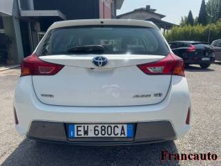 TOYOTA Auris usata, con Autoradio