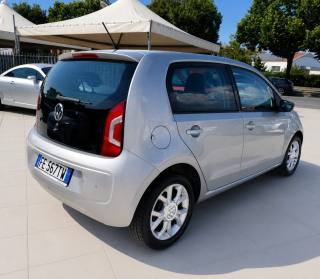 VOLKSWAGEN up! usata, con Boardcomputer