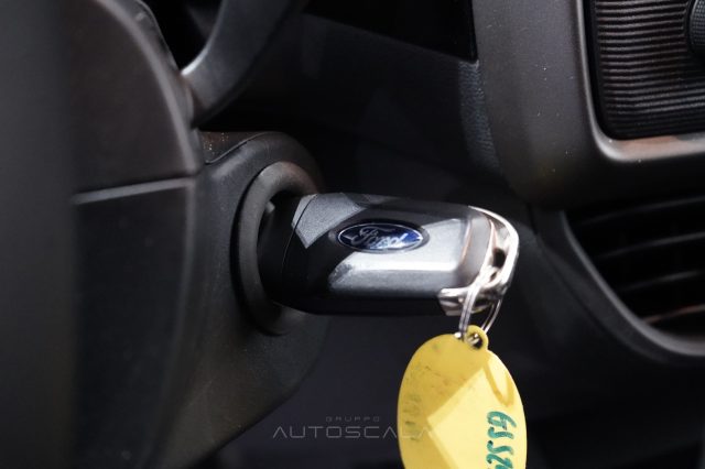 FORD Transit Courier usata, con Sensori di parcheggio posteriori