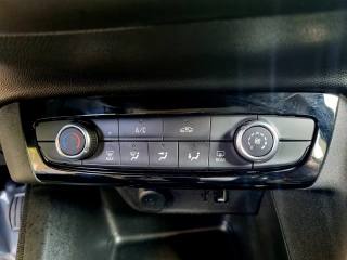 OPEL Corsa usata, con Touch screen