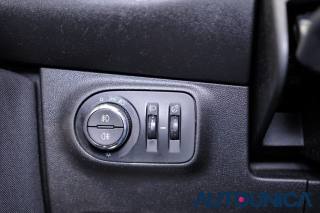 OPEL Corsa usata, con Touch screen