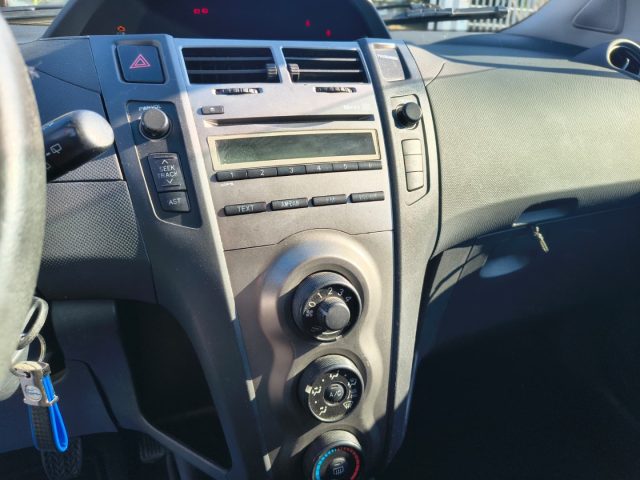 TOYOTA Yaris usata, con Boardcomputer