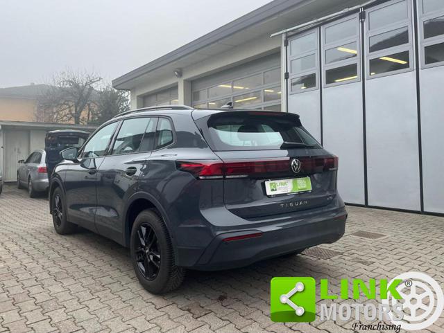 VOLKSWAGEN Tiguan usata, con Autoradio