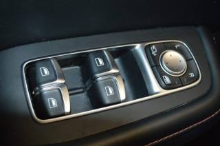 MG HS usata, con USB