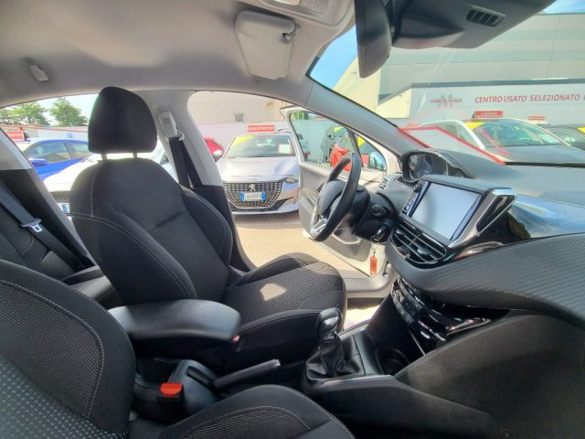 PEUGEOT 208 usata, con Luci diurne
