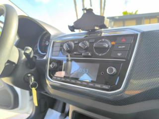 VOLKSWAGEN up! usata, con Sistema di navigazione