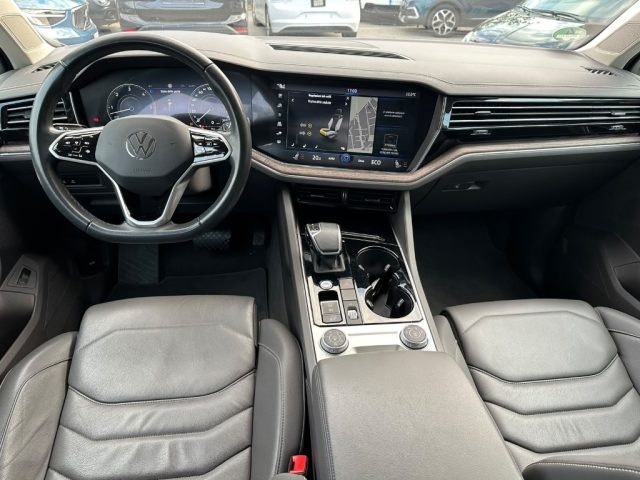 VOLKSWAGEN Touareg usata, con Park Distance Control