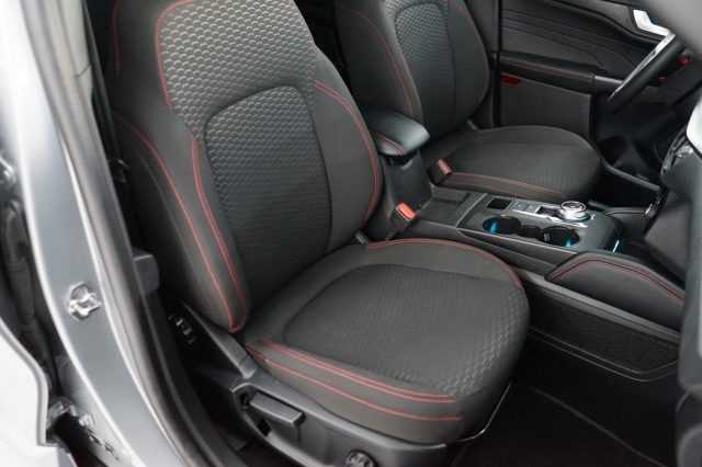 FORD Kuga usata, con Sensori di parcheggio anteriori