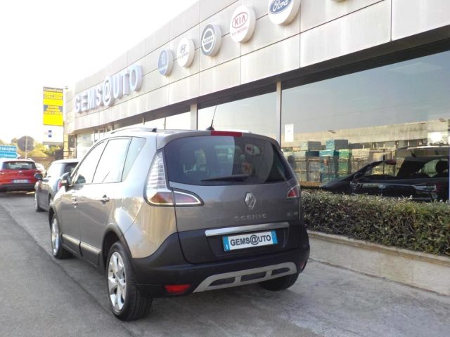 RENAULT Scenic usata, con Controllo automatico clima