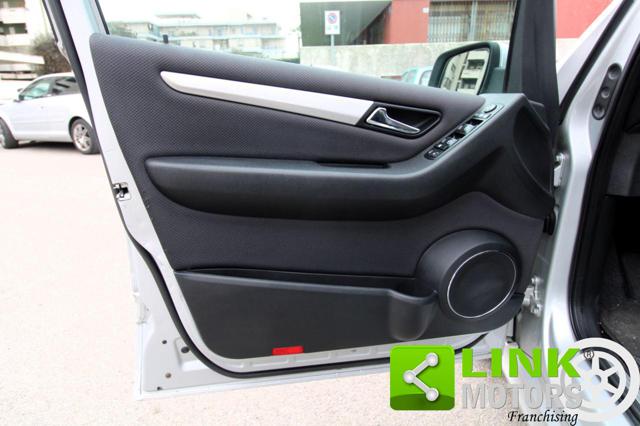 MERCEDES-BENZ B 180 usata, con Autoradio