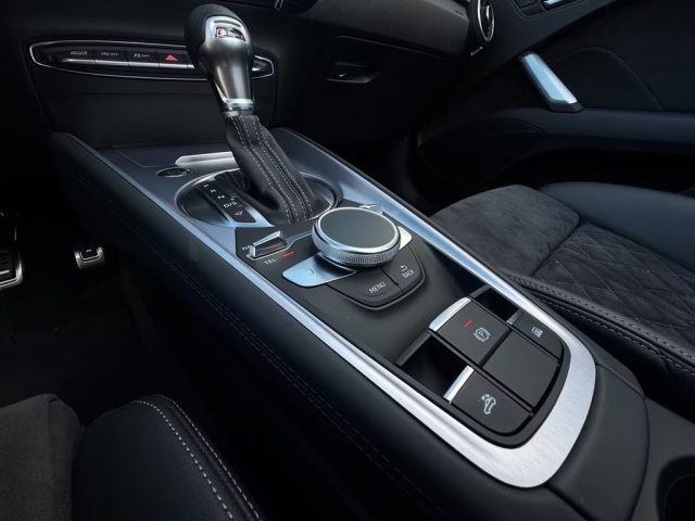 AUDI TT usata, con Park Distance Control