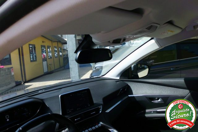 PEUGEOT 3008 usata, con Autoradio digitale