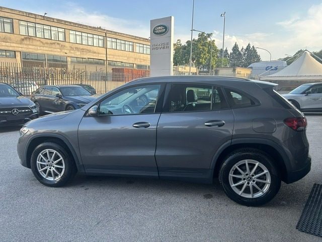 MERCEDES-BENZ GLA 200 usata, con Alzacristalli elettrici