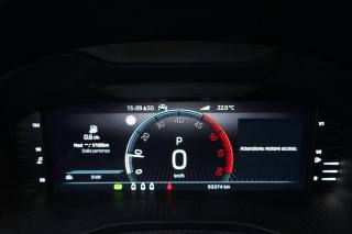 SKODA Karoq usata, con Hill holder