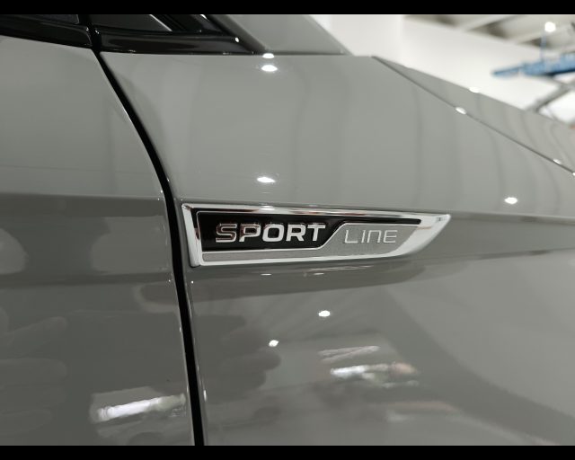 SKODA Karoq usata, con Bracciolo