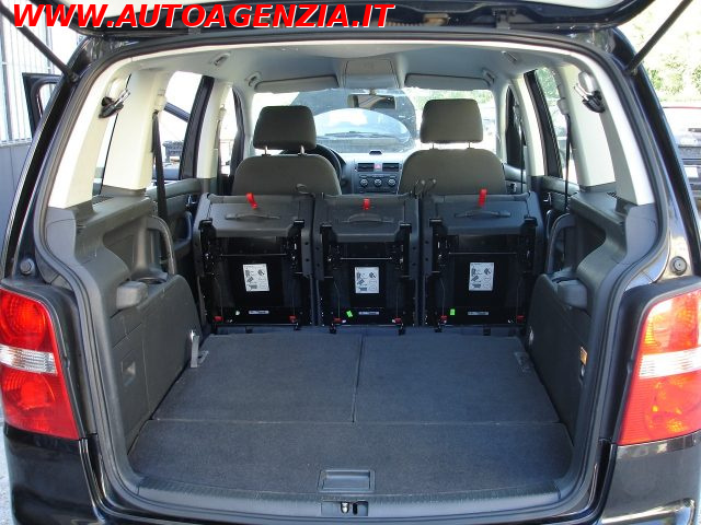 VOLKSWAGEN Touran usata 14