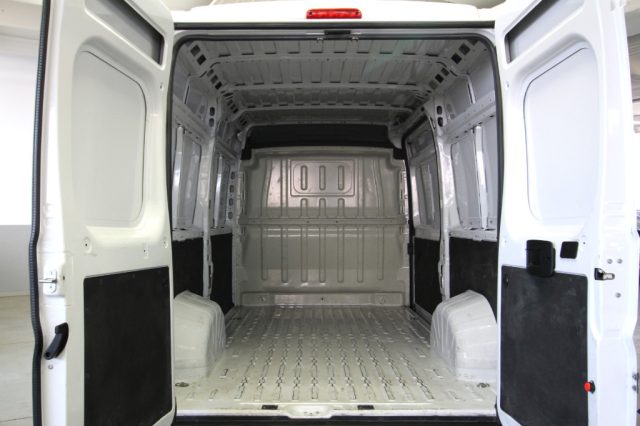 PEUGEOT Boxer usata, con Vivavoce