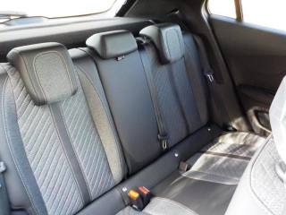 PEUGEOT 2008 usata, con Sedile posteriore sdoppiato