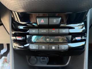PEUGEOT 208 usata, con Sensore di luce