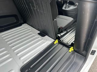 OPEL Combo usata, con Autoradio digitale
