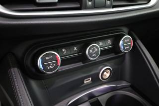 ALFA ROMEO Stelvio usata 12