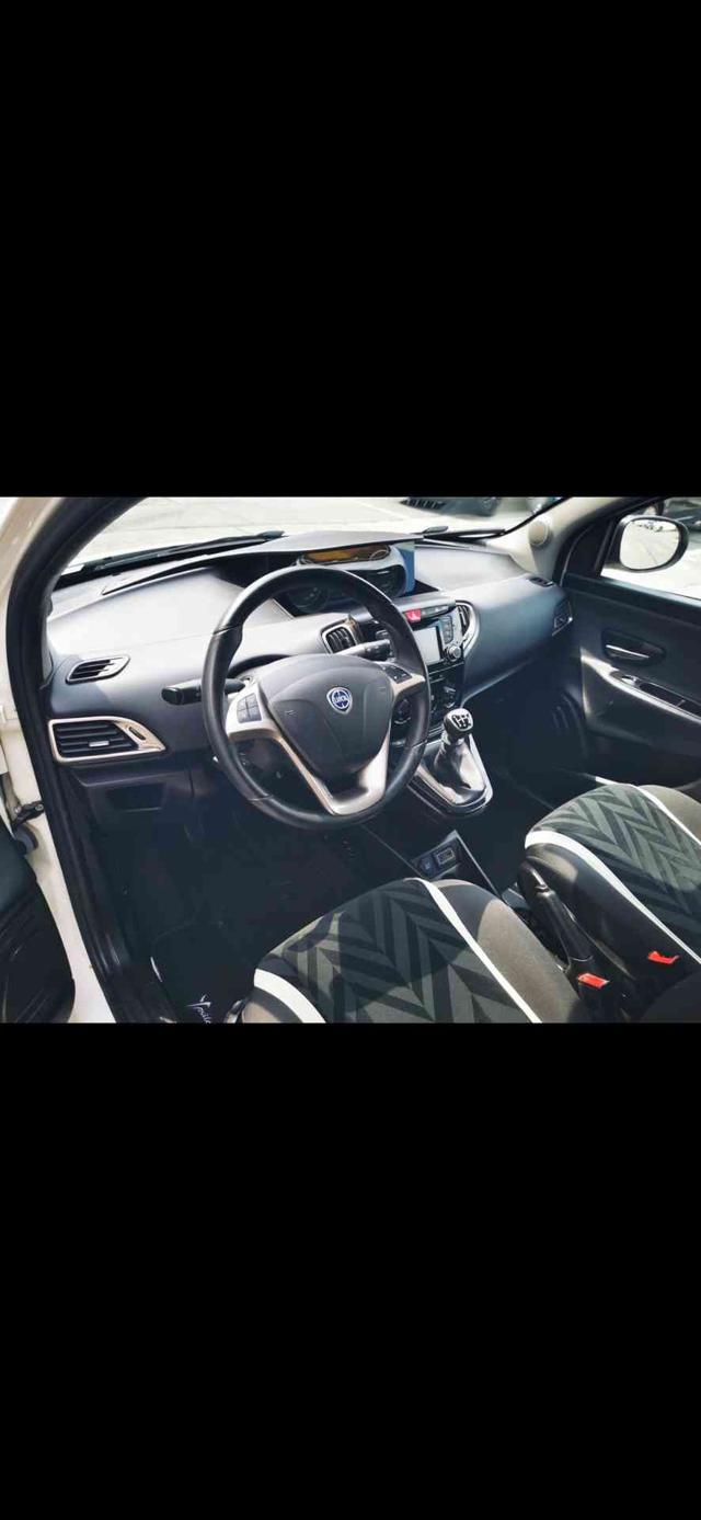 LANCIA Ypsilon usata, con Sedile posteriore sdoppiato