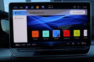 VOLKSWAGEN Golf usata, con Touch screen