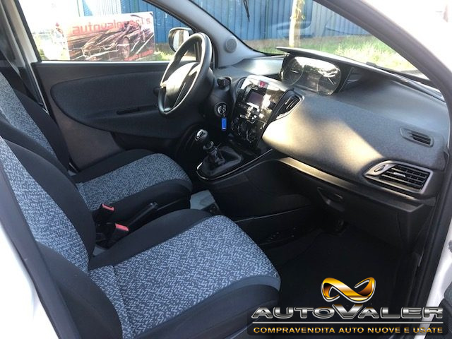 LANCIA Ypsilon usata, con Controllo trazione