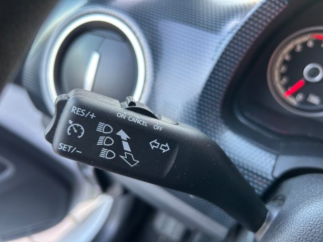 VOLKSWAGEN up! usata, con Boardcomputer