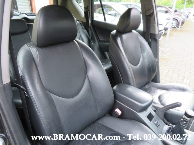 TOYOTA RAV 4 usata, con Volante multifunzione