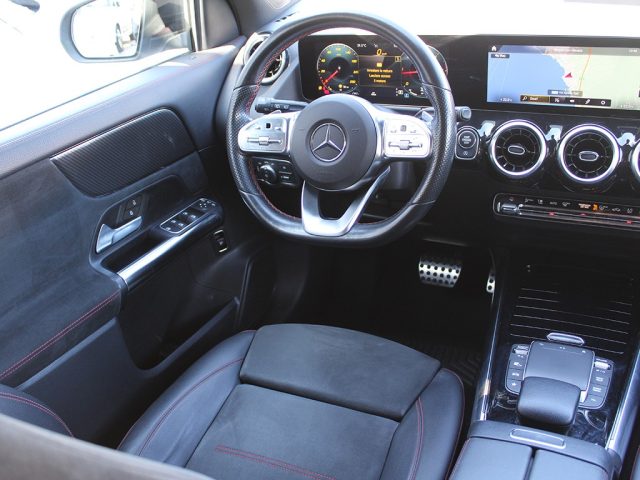 MERCEDES-BENZ GLA 200 usata, con Volante in pelle